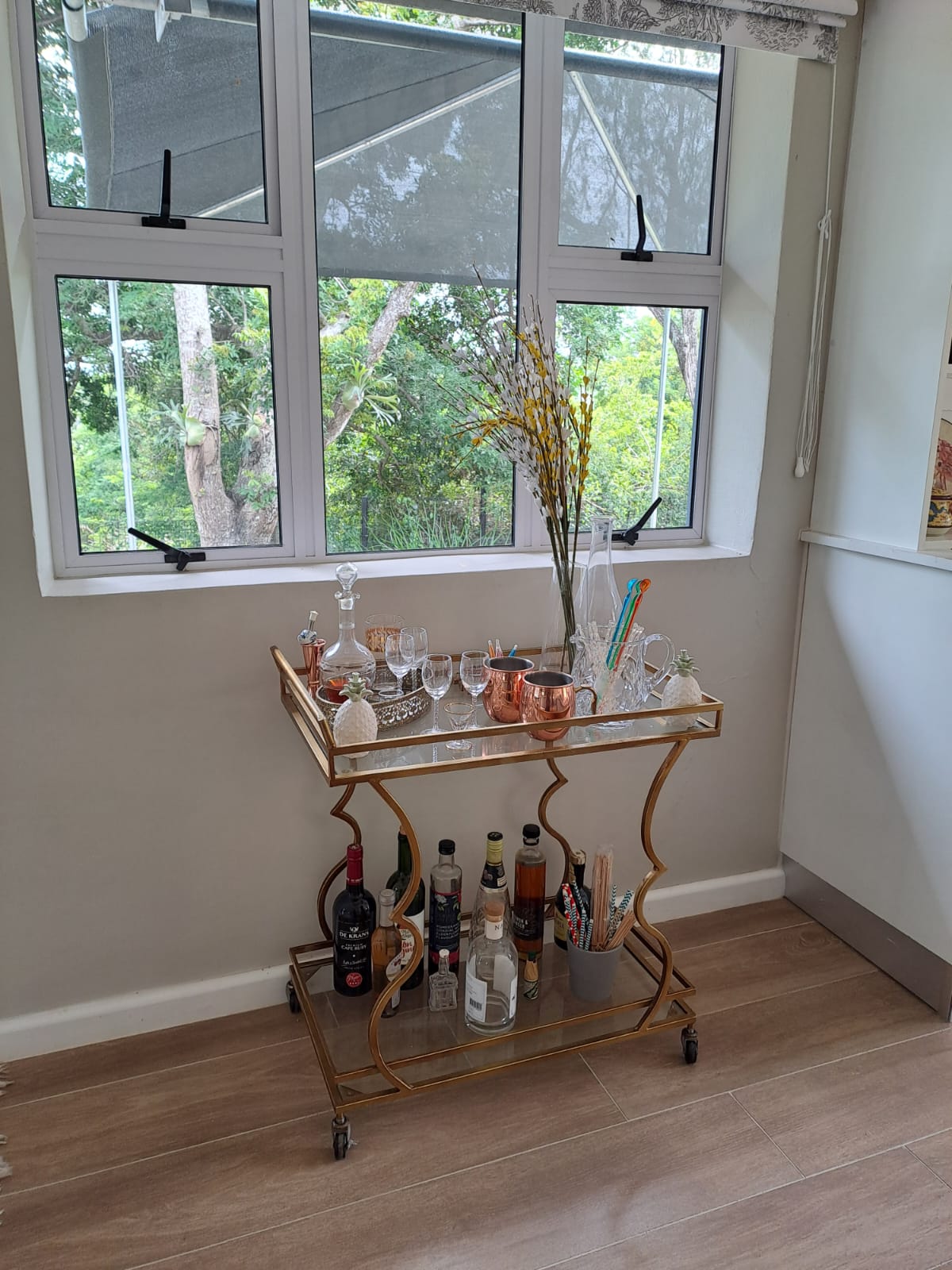 Bar cart detail
